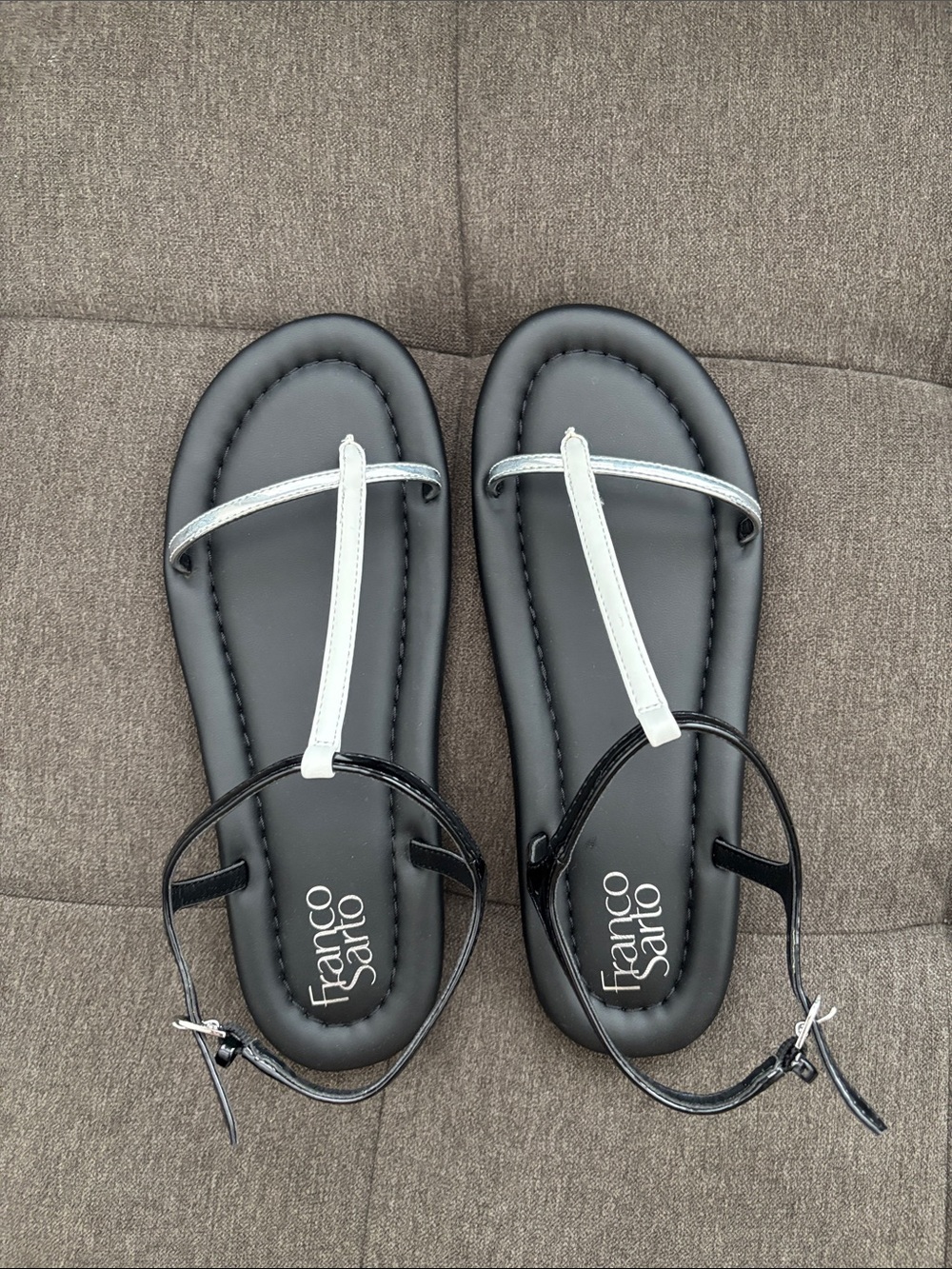Franco Sarto Black Sandals with Silver T-Strap size 8.5